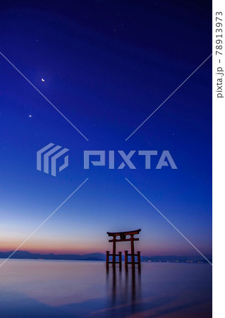 白髭神社 月 夜明け前 78913973