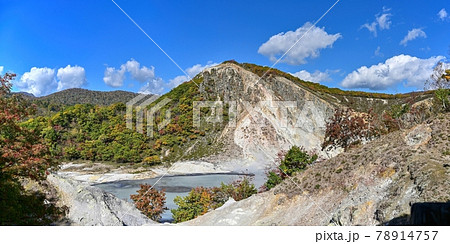 展望台から見おろす晩秋の大湯沼のパノラマ情景@登別、北海道 展望台から見おろす晩秋の大湯沼のパノラマ情景@登別、北海道 78914757