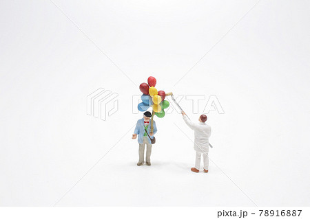 a mini of figure paint the balloon 78916887