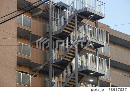 屋上の避難階段 外階段 屋上の避難階段 外階段 78917827