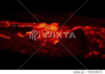 夜の焚き火 夜の焚き火 78919072