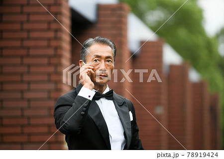 タキシード姿の男性 日本人 シニア、ミドル タキシード姿の男性 日本人 シニア、ミドル 78919424