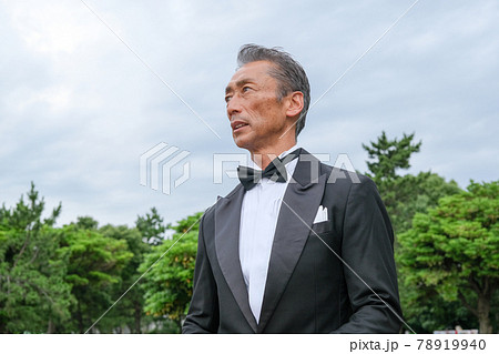 実業家 タキシード姿の男性 日本人 実業家 タキシード姿の男性 日本人 78919940