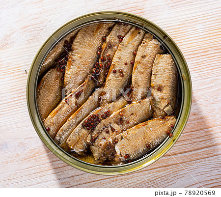 Small smoked sardines from Riga in oil Small smoked sardines from Riga in oil 78920569