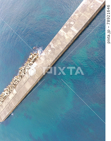 防波堤〜ドローンで空撮（平潟港／茨城県北茨城市） 78921646
