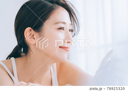 女性　ビューティー 78925320