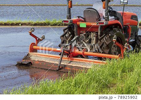 農業機械 トラクター 田植えの準備 農業機械 トラクター 田植えの準備 78925902