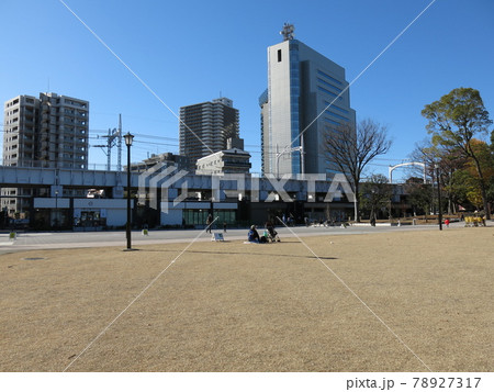 墨田区の隅田公園にある芝生広場(背後に東京ミズマチ・墨田区役所) 墨田区の隅田公園にある芝生広場(背後に東京ミズマチ・墨田区役所) 78927317