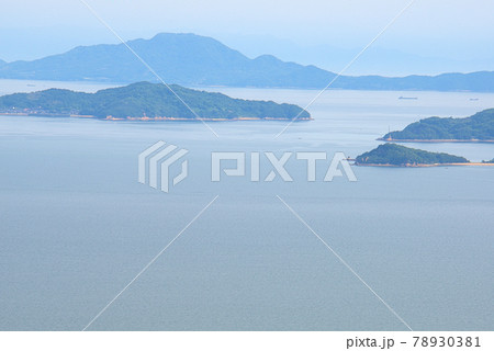 幻虹台から見た真鍋島と荘内半島1　岡山県笠岡市 78930381