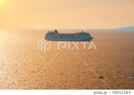 Cruise ship silhouette in Aegean sea on sunset 78932264