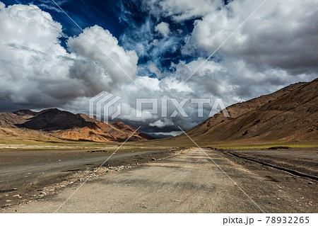 Manali-Leh highway. Ladakh, India 78932265