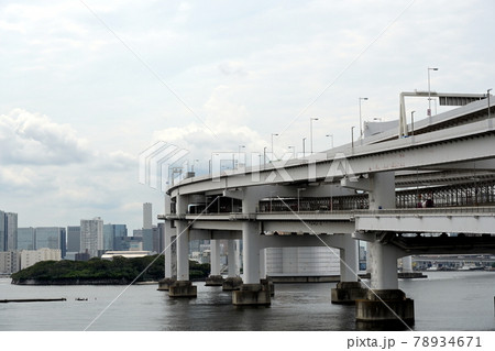 東京湾レインボーブリッジ　お台場から芝浦方面を望む 78934671