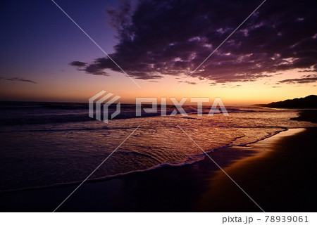 潮見坂からの夕日 78939061