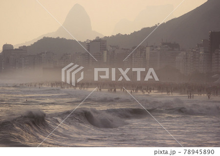 リオの海岸と夕景　ブラジル 78945890