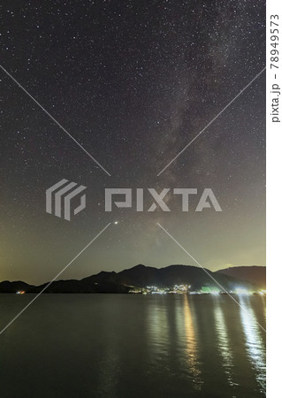 瀬戸内の初秋の星景色　沈む夏の天の川 78949573
