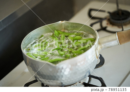 枝豆を茹でる 78951135