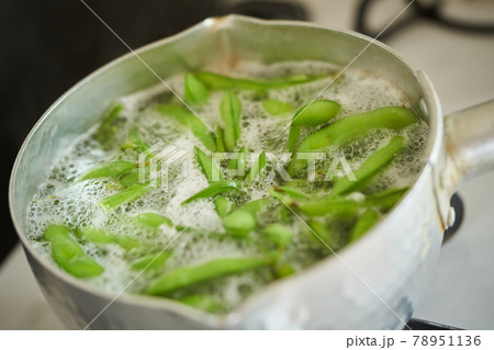 枝豆を茹でる 78951136