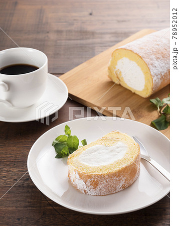 ロールケーキ 78952012