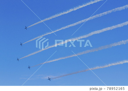 ブルーインパルス 青空 航空自衛隊 戦闘機 飛行機 入間基地 ブルーインパルス 青空 航空自衛隊 戦闘機 飛行機 入間基地 78952165