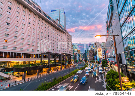 日本の東京都市景観　赤坂エクセルホテル東急など、赤坂の街並みを望む（夕焼け） 78954443