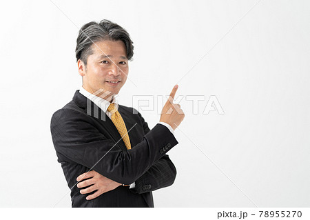 ビジネスマン ミドル男性 指差し No1 ビジネスマン ミドル男性 指差し No1 78955270