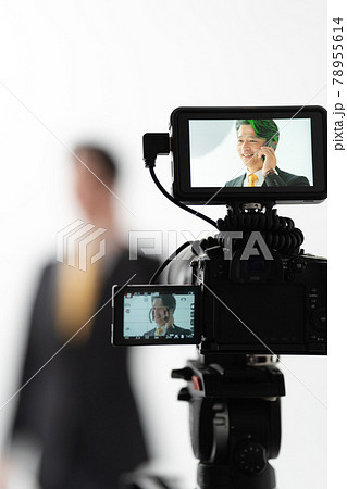 ビジネスマン ミドル男性 スマホ コンテンツ撮影 収録 ビジネスマン ミドル男性 スマホ コンテンツ撮影 収録 78955614