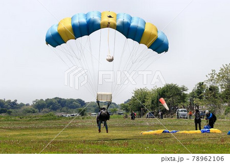 蝶のように舞い大空へ…夢の空中散歩♪ スカイスポーツの雄『スカイダイビング』 蝶のように舞い大空へ…夢の空中散歩♪ スカイスポーツの雄『スカイダイビング』 78962106
