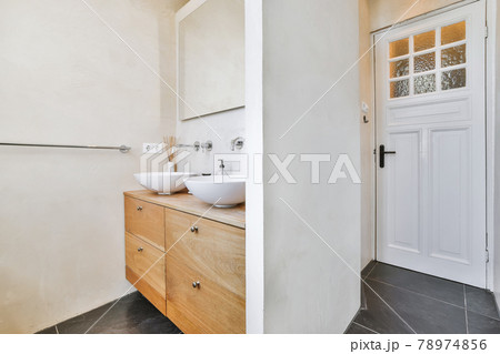 Luxury bathroom design 78974856