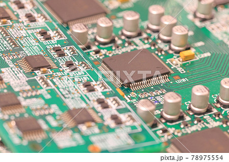 スクエアの半導体と周辺部品 78975554