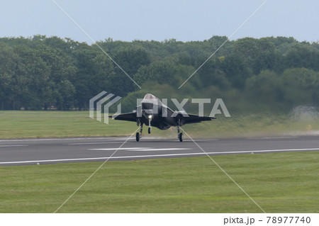 イギリス空軍F-35BライトニングⅡ離陸 イギリス空軍F-35BライトニングⅡ離陸 78977740