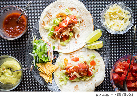 メキシコ料理の定番タコス メキシコ料理の定番タコス 78978053