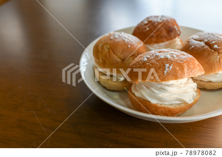 お家で手作りマリトッツォ お家で手作りマリトッツォ 78978082