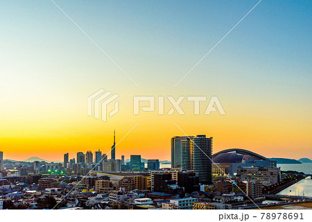早良区百道浜、地行浜、福岡タワー一帯の夕暮れ 緑色 早良区百道浜、地行浜、福岡タワー一帯の夕暮れ 緑色 78978691