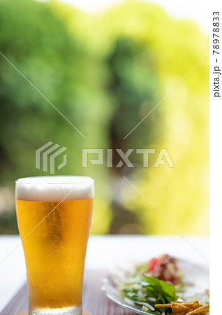 真夏に美味しい生ビールとタコス  真夏に美味しい生ビールとタコス  78978833