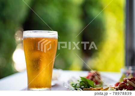 真夏に美味しい生ビールとタコス　 78978839