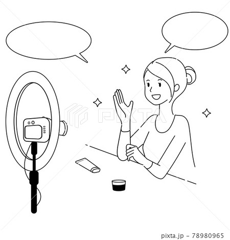ライブコマースをする女性 ライブコマースをする女性 78980965