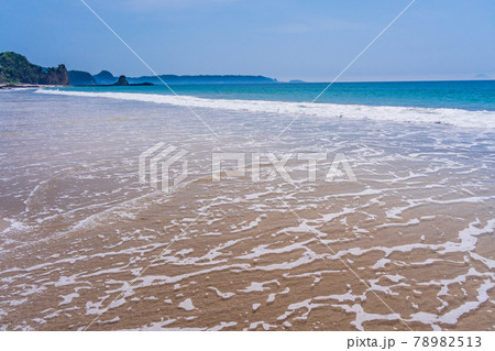 （静岡県）南国情緒溢れるビーチ、伊豆下田の吉佐美大浜海水浴場 78982513