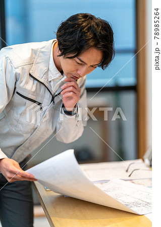 施工図を確認する工事監理者　一級建築士　一級施工管理技士 78985264