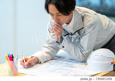 施工図を確認する工事監理者　一級建築士　一級施工管理技士 78985266