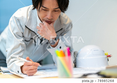 施工図を確認する工事監理者　一級建築士　一級施工管理技士 78985268