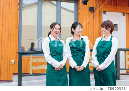 カフェ・飲食店・喫茶店・レストラン・雑貨屋などの店舗スタッフ カフェ・飲食店・喫茶店・レストラン・雑貨屋などの店舗スタッフ 78990348
