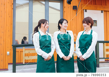 カフェ・飲食店・喫茶店・レストラン・雑貨屋などの店舗スタッフ カフェ・飲食店・喫茶店・レストラン・雑貨屋などの店舗スタッフ 78990353