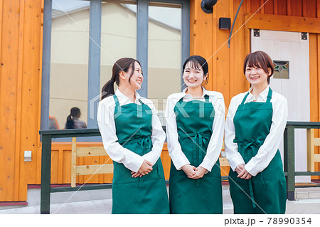 カフェ・飲食店・喫茶店・レストラン・雑貨屋などの店舗スタッフ カフェ・飲食店・喫茶店・レストラン・雑貨屋などの店舗スタッフ 78990354
