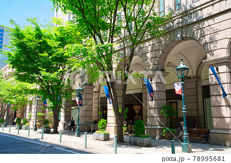 【兵庫県】6月・神戸旧居留地の通勤風景 78995681