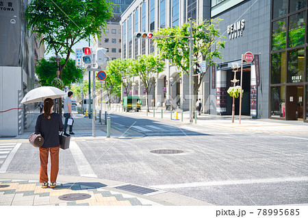【兵庫県】6月・神戸旧居留地の通勤風景 78995685
