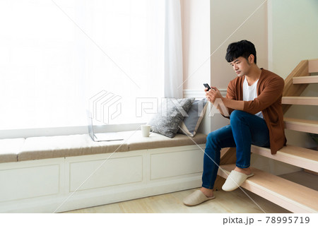 男 男の人 男性 78995719