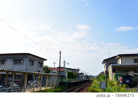 2020年夏の山形鉄道フラワー長井線と車窓風景及び沿線の風景 78996271