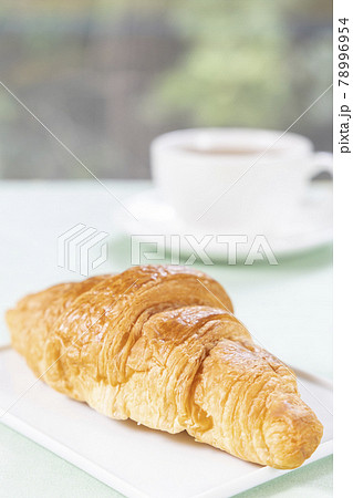 おいしいクロワッサンとカフェオレのモーニング おいしいクロワッサンとカフェオレのモーニング 78996954