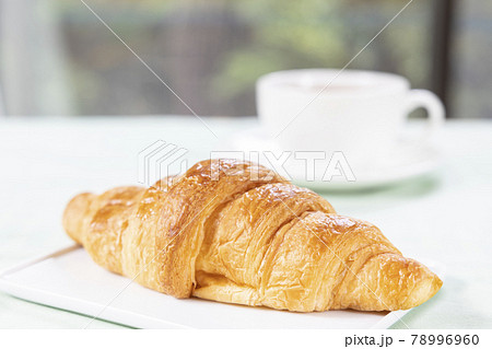 おいしいクロワッサンとカフェオレのモーニング おいしいクロワッサンとカフェオレのモーニング 78996960
