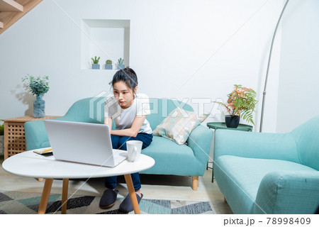 女子 女の子 女児 78998409